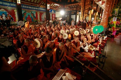 Khóa lễ cầu siêu Changwa theo truyền thống Kim Cương Thừa do Đức Pháp Vương Gyalwang Drukpa cử hành tại chùa Vĩnh Nghiêm, TP Hồ Chí Minh, 2011