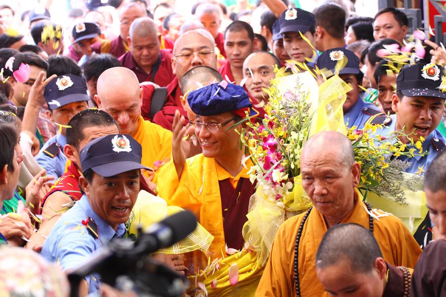 Thượng Sư Là Hiện Thân Của Tất Cả Phẩm Hạnh Giác Ngộ | Drukpa Việt Nam